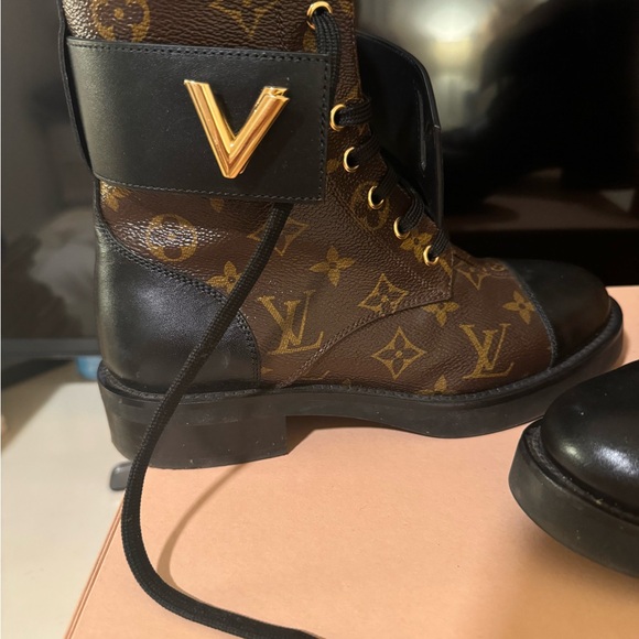 Louis Vuitton Monogram Wonderland Twist Flat Ranger Combat Boots - Picture 8 of 14